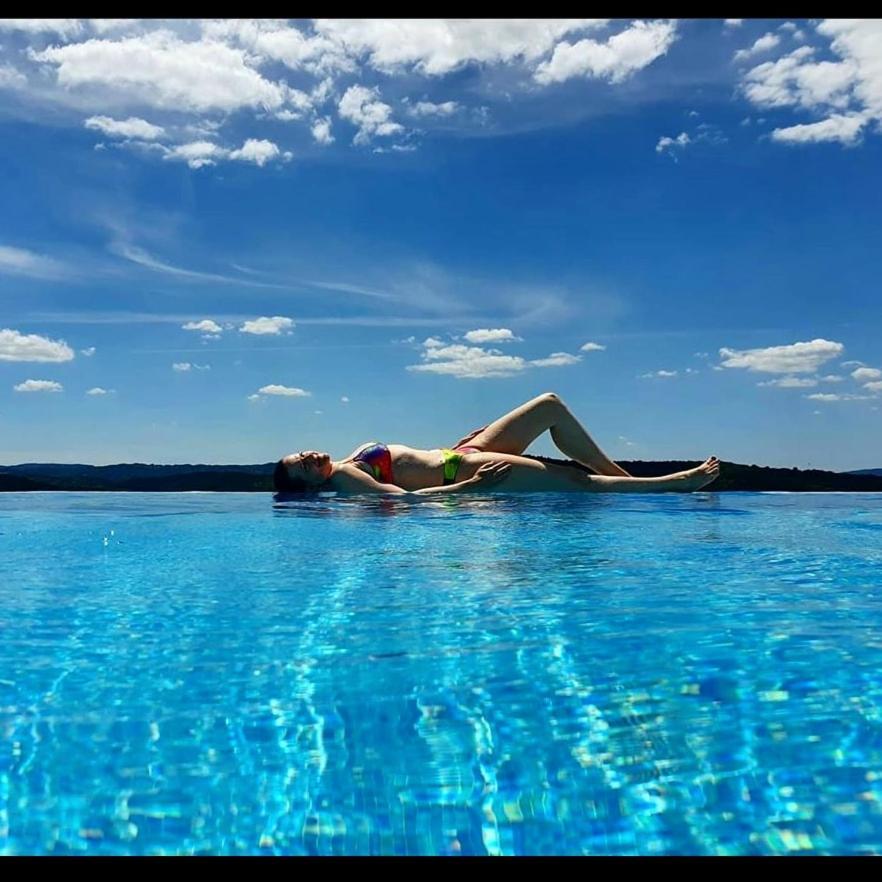 Home Andrea With Infinity Salty Pool Roč Zewnętrze zdjęcie
